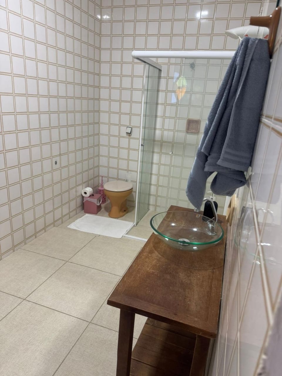 Shower, Bathroom, towels