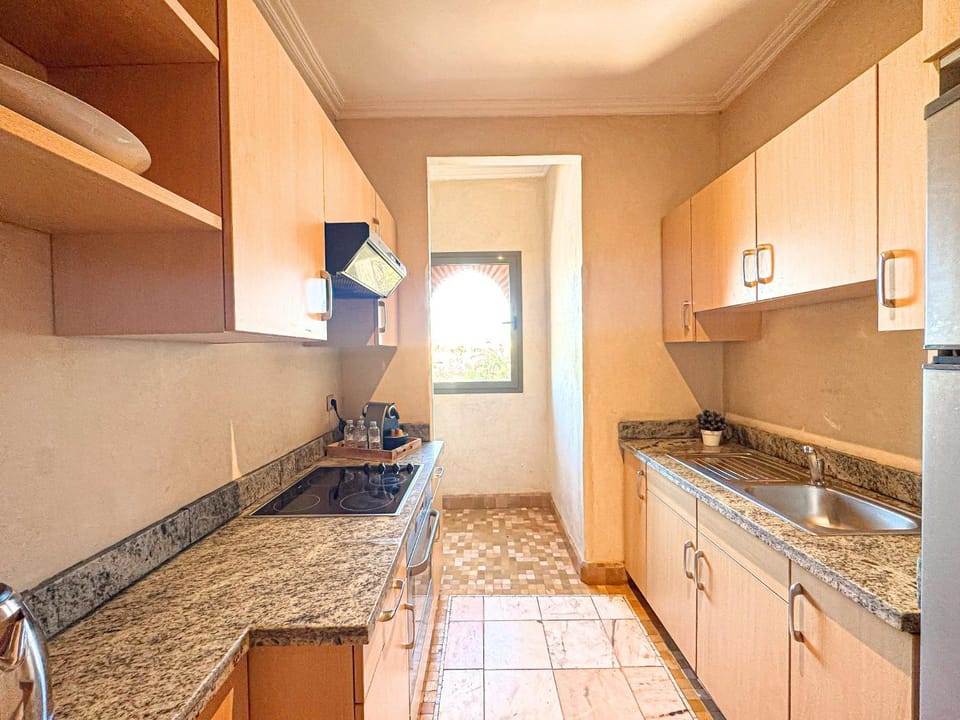 Coffee/tea facilities, stove, washing machine