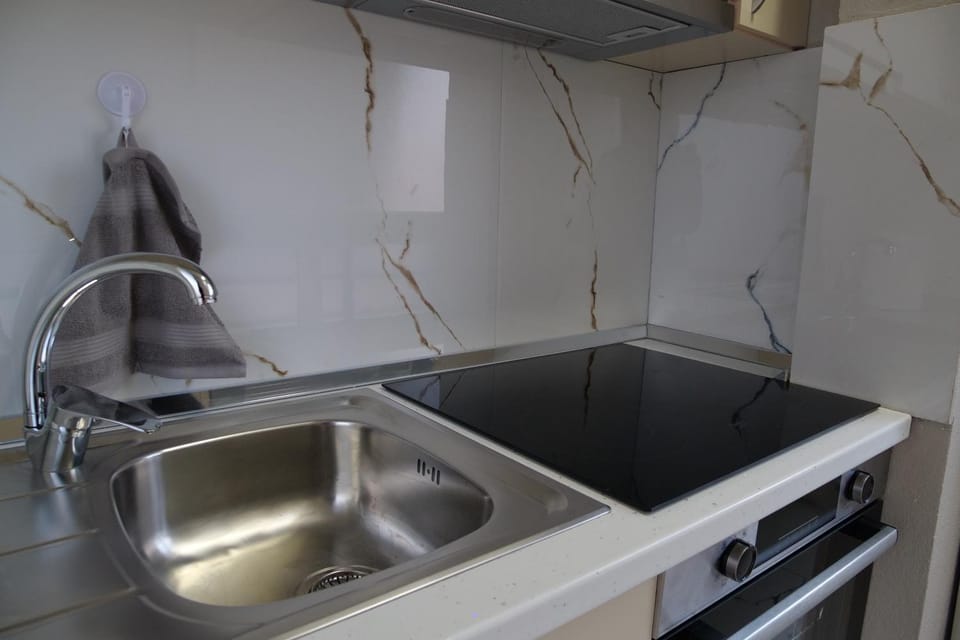 Kitchen or kitchenette, oven, stove, kitchen