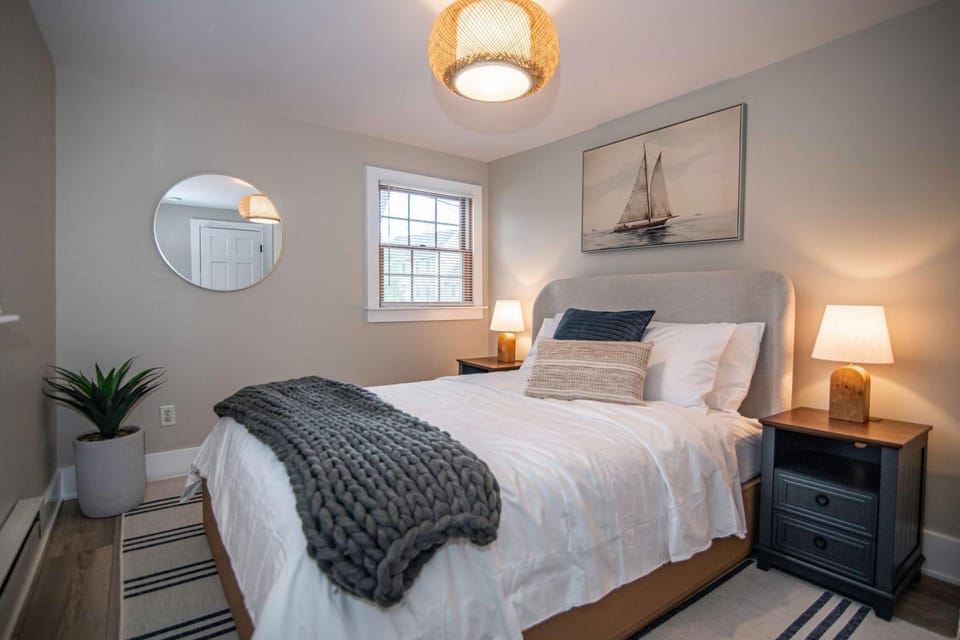 Clark Escape Fenced-In Yard Newly Renovated House in Portsmouth