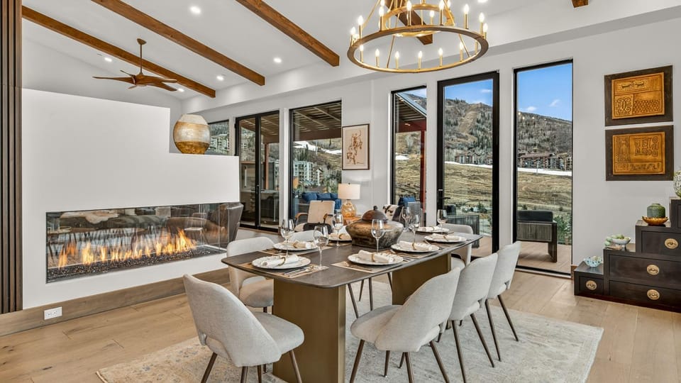 Dining area, Mountain view, fireplace
