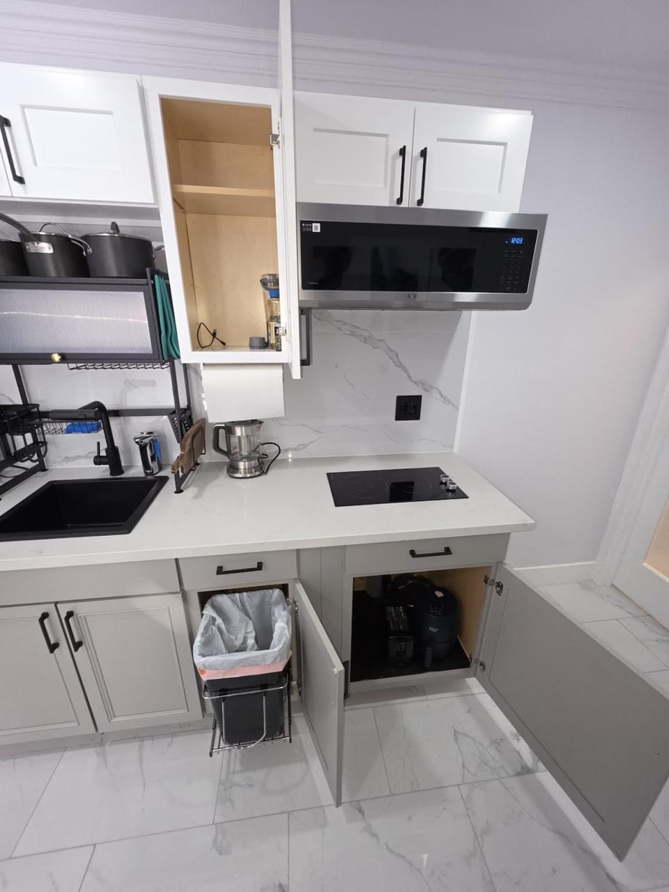 Kitchen or kitchenette, stove
