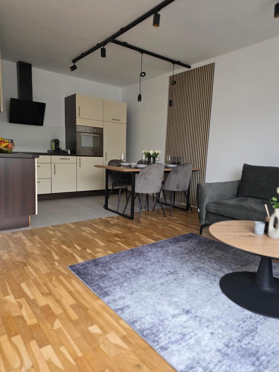 Dining area, Food, Food, Lunch, Lunch, Dinner, Dinner