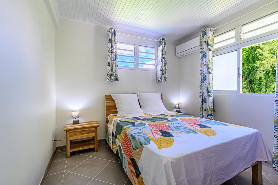 Bed, Photo of the whole room, Bedroom, air conditioner
