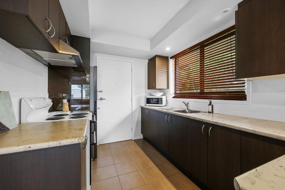 Kitchen or kitchenette, oven
