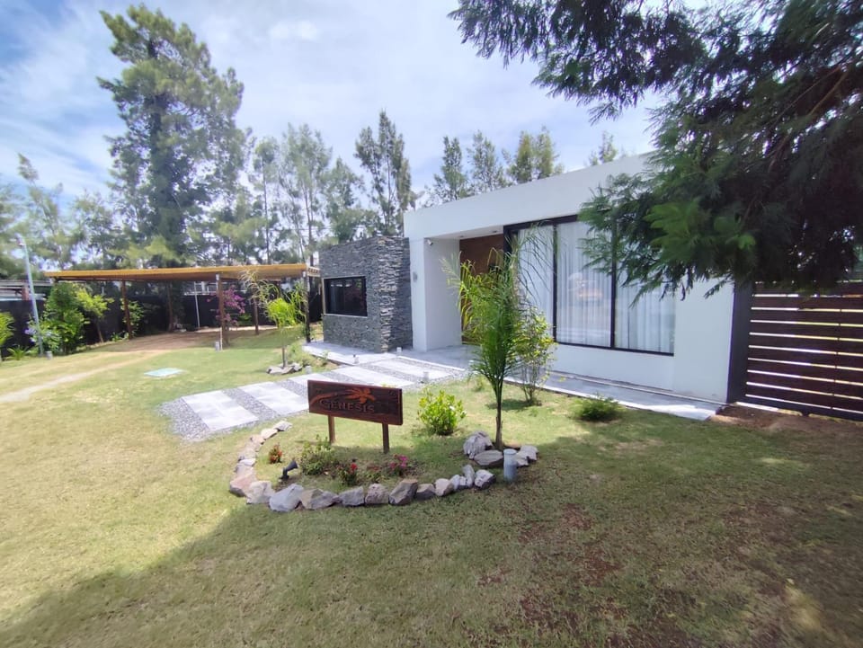 Facade/entrance, Off site