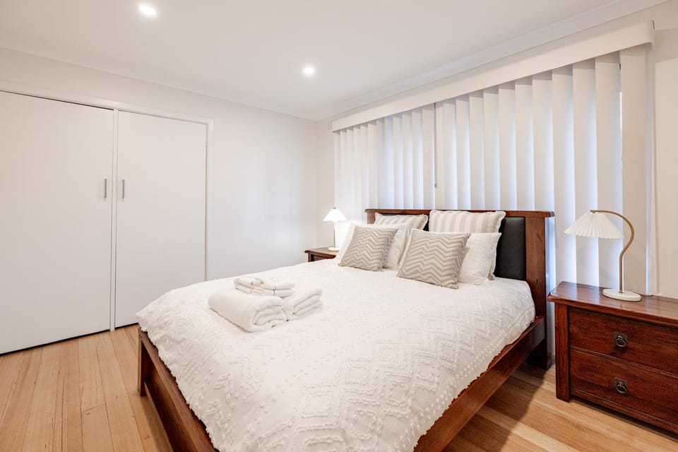 Bed, Photo of the whole room, Bedroom, towels, wardrobe