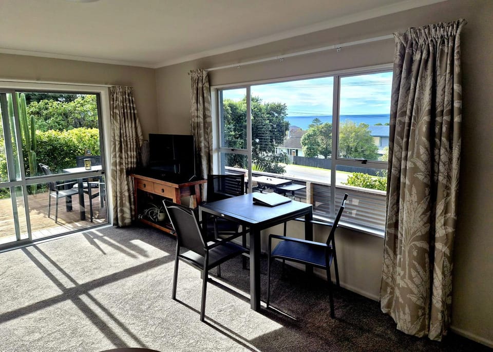 BBQ facilities, TV and multimedia, Living room, Dining area, Sea view
