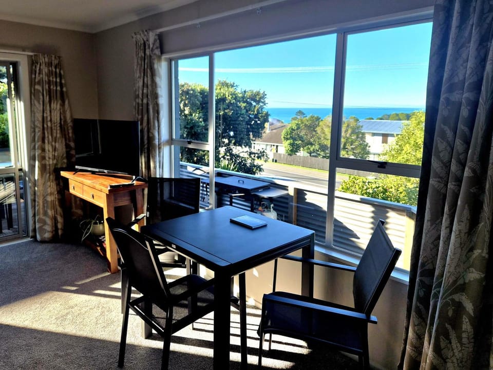 TV and multimedia, Living room, Dining area, Sea view