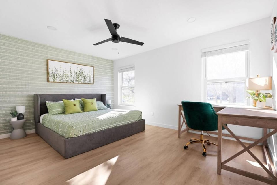Modern 8BR Oasis in Central Austin House in Austin
