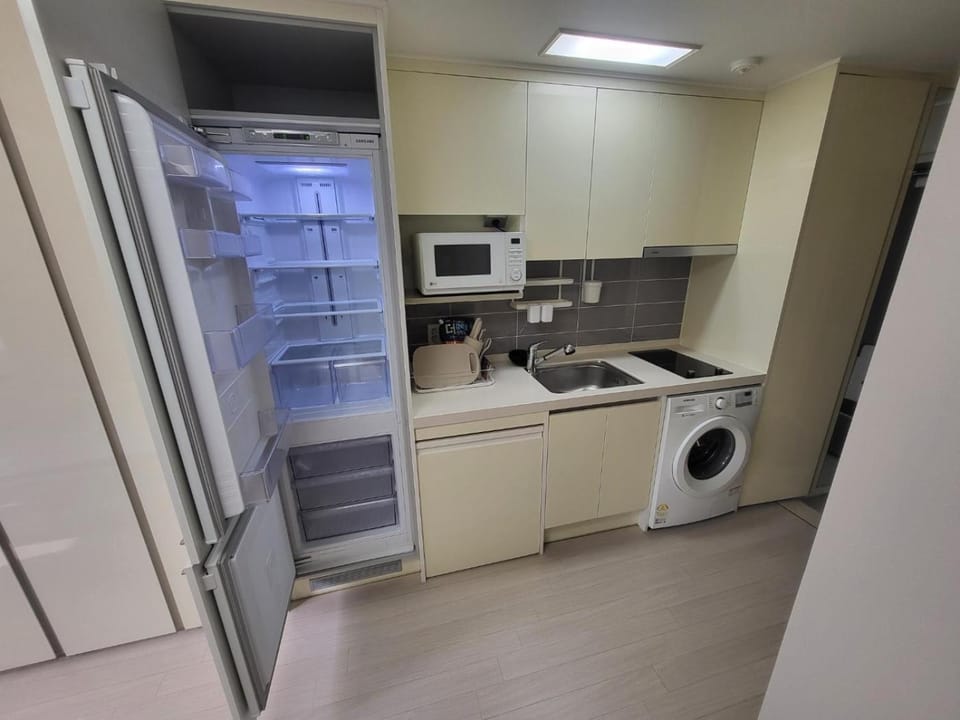 gangnam sinnonhyeon #3418 Apartment in Seoul