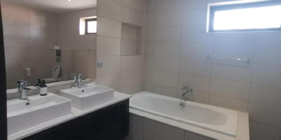 Bathroom, Bath
