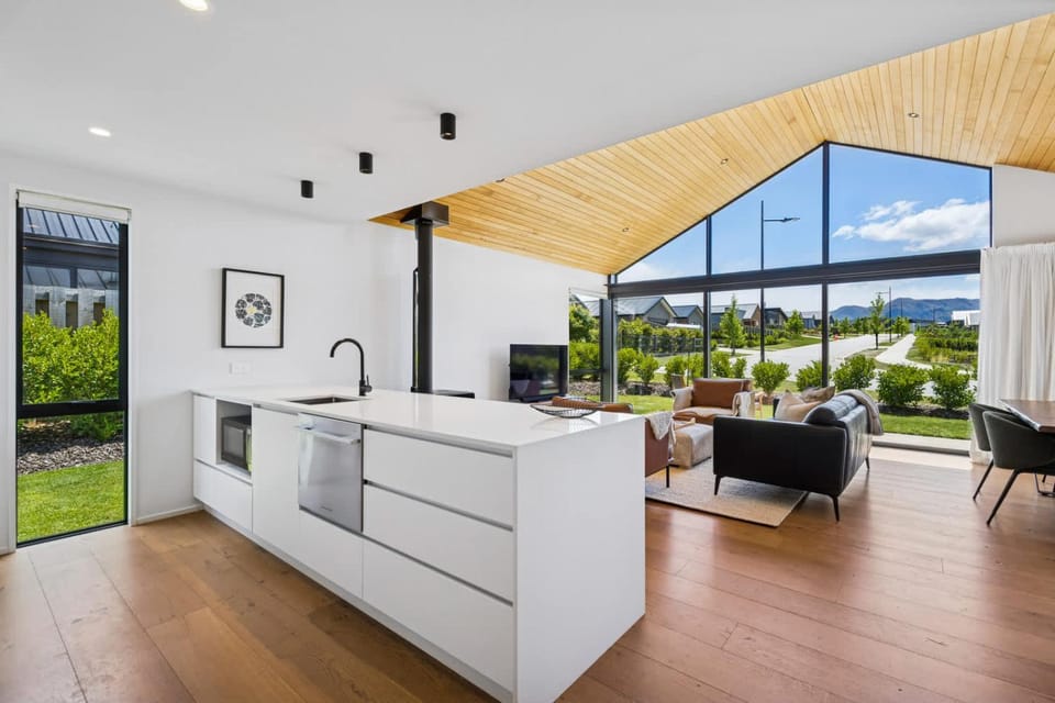 Mountain Views House in Wanaka