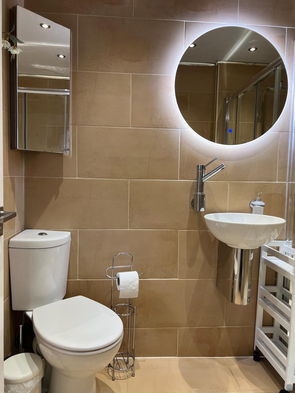 Spacious Duplex Apartment in Greater Manchester - Fast Wifi - Kingsize Bed Apartment in Oldham