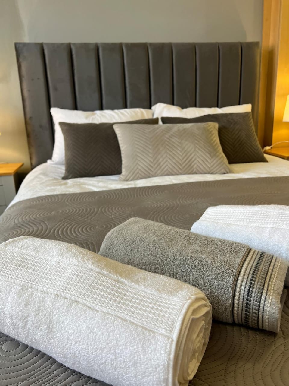 Cozy & Modern Duplex Apartment in Greater Manchester - A Comfortable Retreat Apartment in Oldham