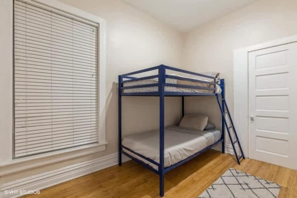Wrigleyville Getaway Apartment in Chicago