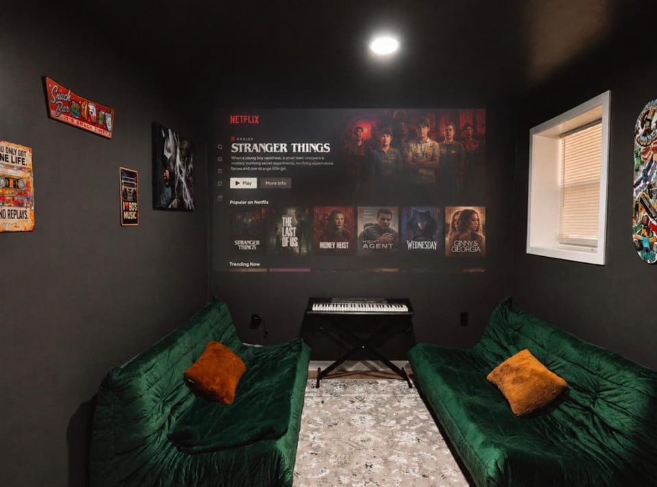 Wellness Escape I Sauna, Hot Tub, Theater & Game Room Chalet in Middle Smithfield