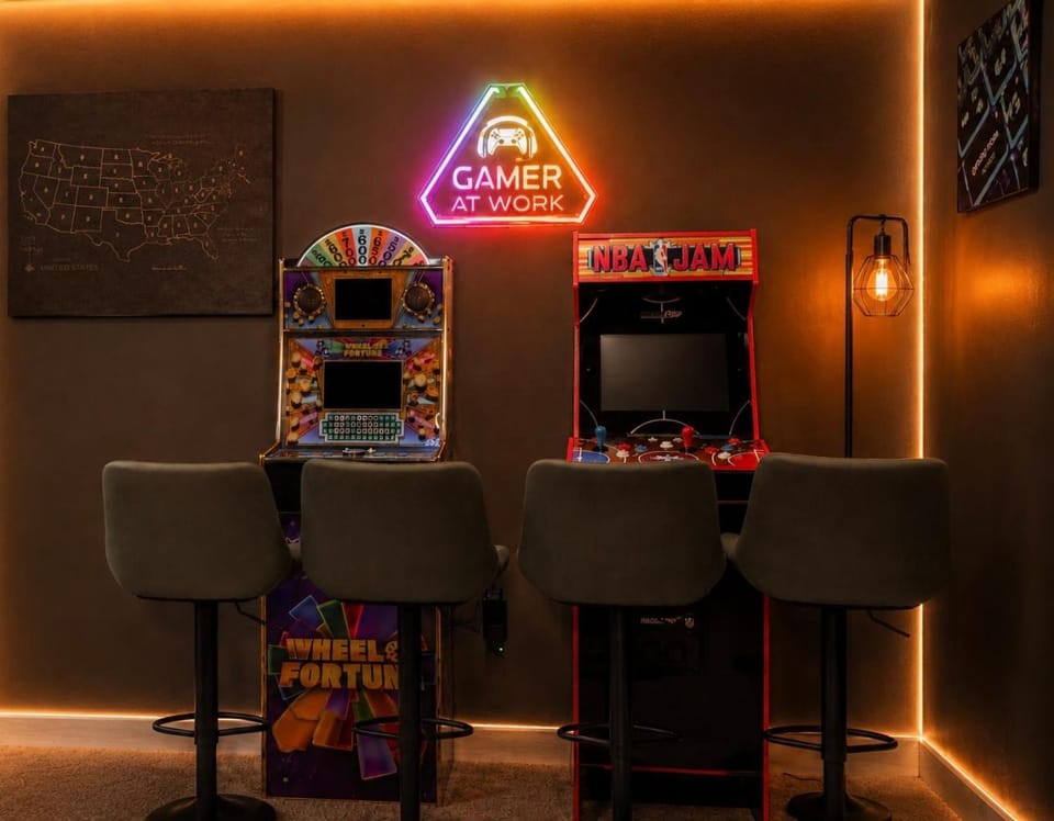 Wellness Escape I Sauna, Hot Tub, Theater & Game Room Chalet in Middle Smithfield