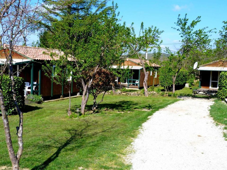 Chalet avec Terrasse pour 5 personnes - API-1-52-905 Campground/ 
RV Resort in Occitanie