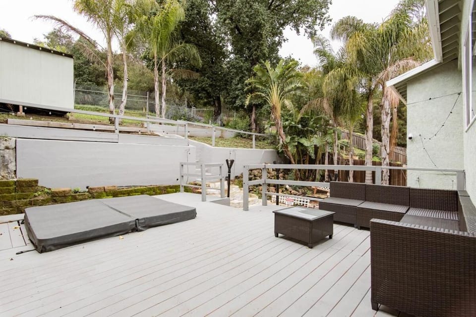 Patio, Spring, Garden, View (from property/room), Balcony/Terrace, Seating area, Garden view