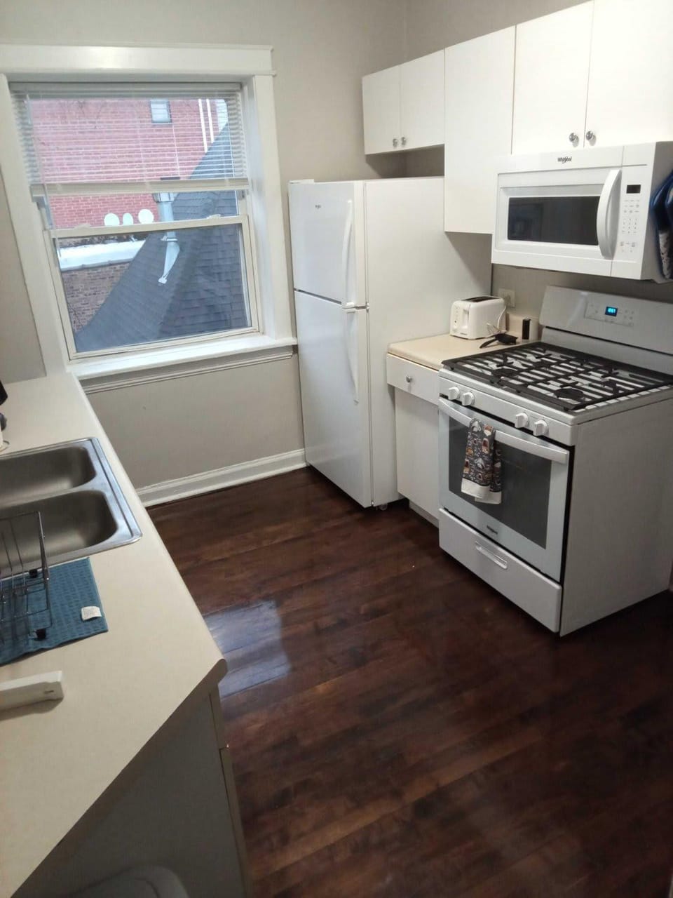 North Chicago Home Apartment in Chicago
