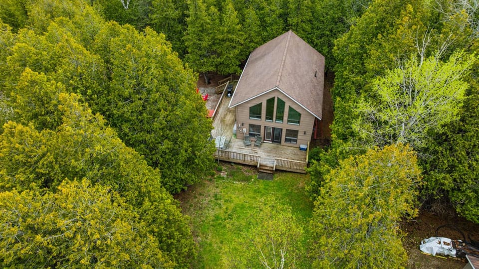 Whispering Dunes At Singing Sands All Season House in Northern Bruce Peninsula