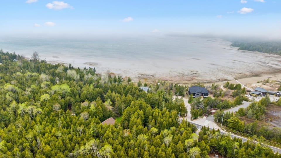Whispering Dunes At Singing Sands All Season House in Northern Bruce Peninsula