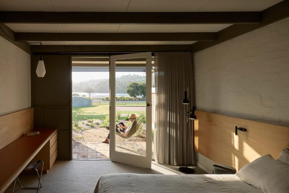 View (from property/room), Lake view, Inner courtyard view