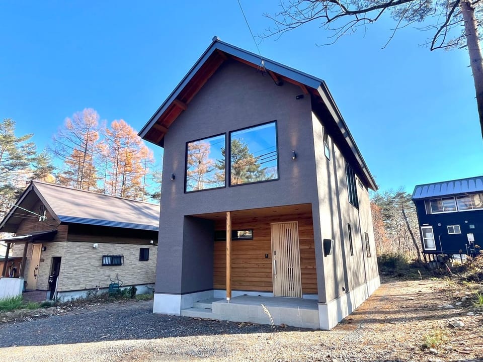 Property building, Day