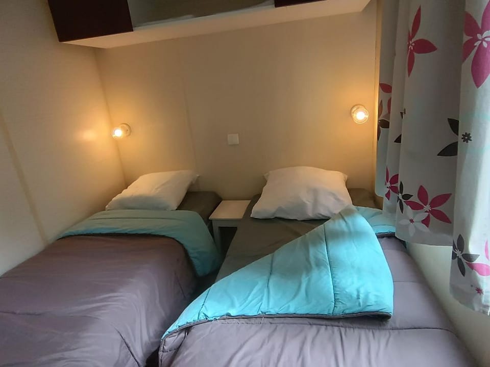 Mobil-home avec Terrasse à Mauléon-Licharre - API-1-52-951 Campground/ 
RV Resort in French Basque Country