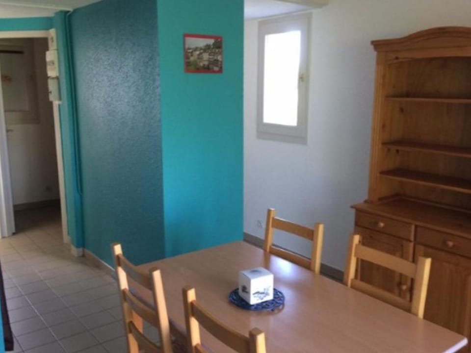 Chalet avec terrasse pour 4 personnes à Oloron-Sainte-Marie - API-1-52-954 Campground/ 
RV Resort in Nouvelle-Aquitaine