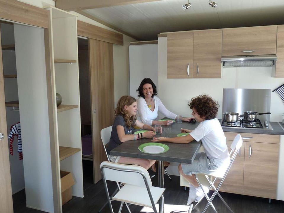 Chalet avec Terrasse à Soubès - Accès Handicapé - API-1-52-955 Campground/ 
RV Resort in Occitanie
