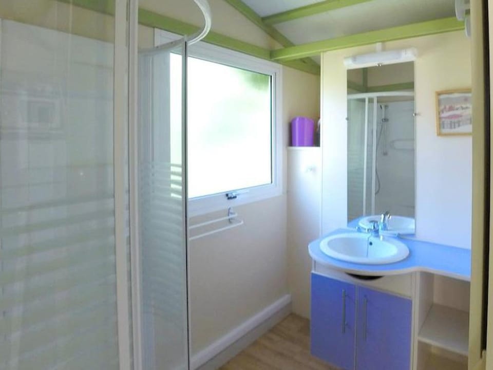 Chalet 35m² avec Terrasse à Soubès - API-1-52-979 Campground/ 
RV Resort in Occitanie