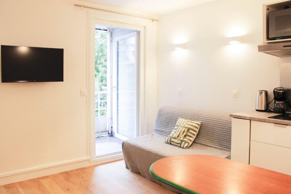 Charming bright studio in the heart of Paris Apartment in Paris