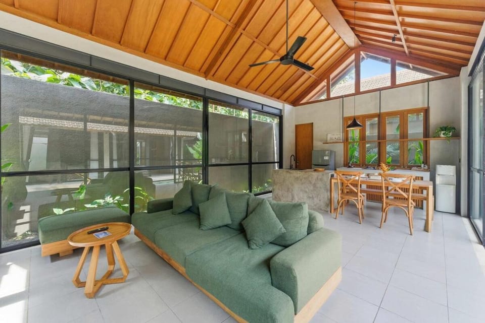 Casa Moonflower Cozy 2BR Pool Villa in Uluwatu Villa in Kuta Selatan