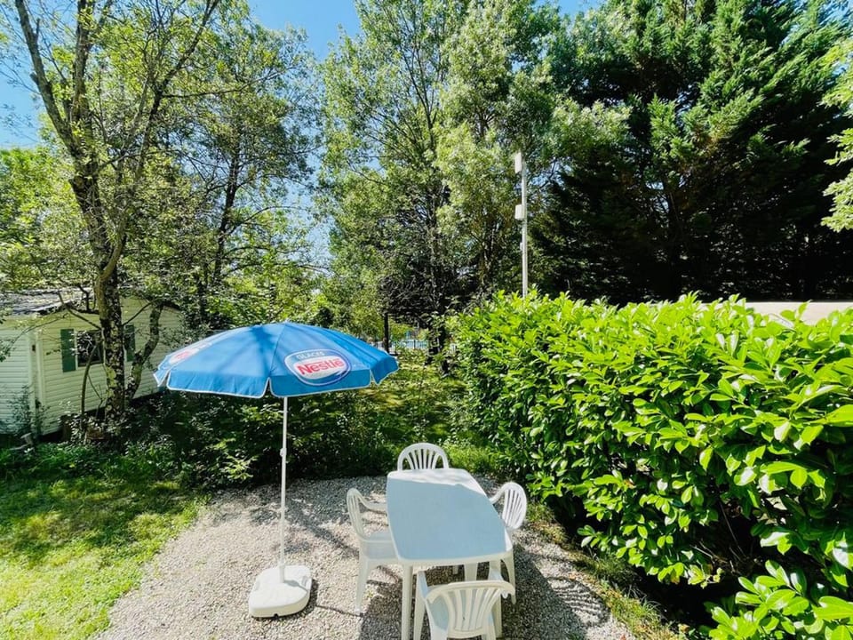 Mobil-home 3 pièces avec terrasse à Camon - API-1-52-1043 Campground/ 
RV Resort in Occitanie