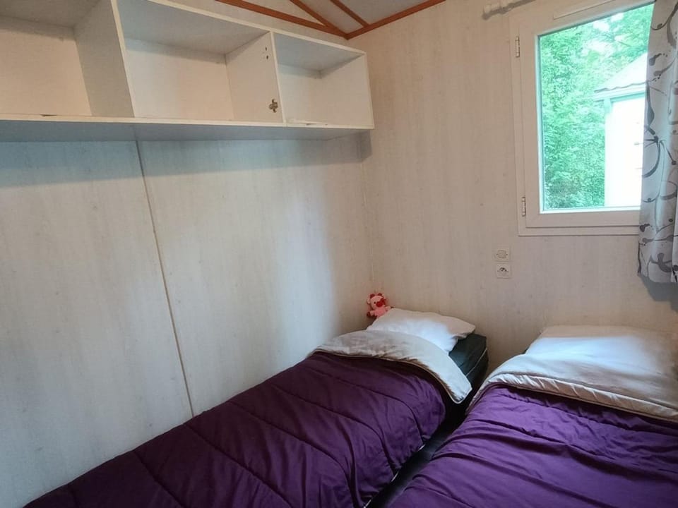 Chalet de 28m² pour 4 personnes avec terrasse - API-1-52-1035 Campground/ 
RV Resort in French Basque Country