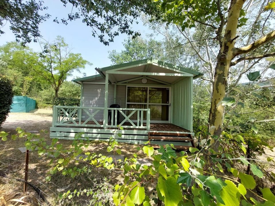 Chalet avec Terrasse - API-1-52-1064 Campground/ 
RV Resort in Occitanie