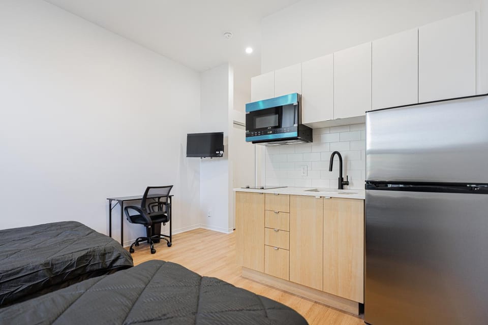 Central Studio For 3 Guest With Parking Apartment in Laval
