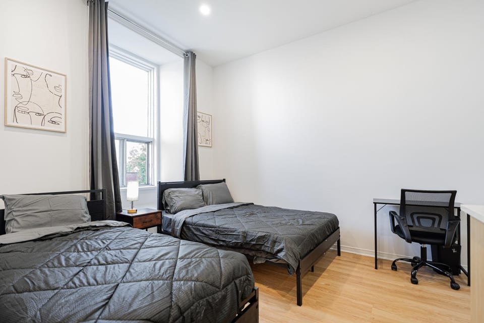 Central Studio For 3 Guest With Parking Apartment in Laval