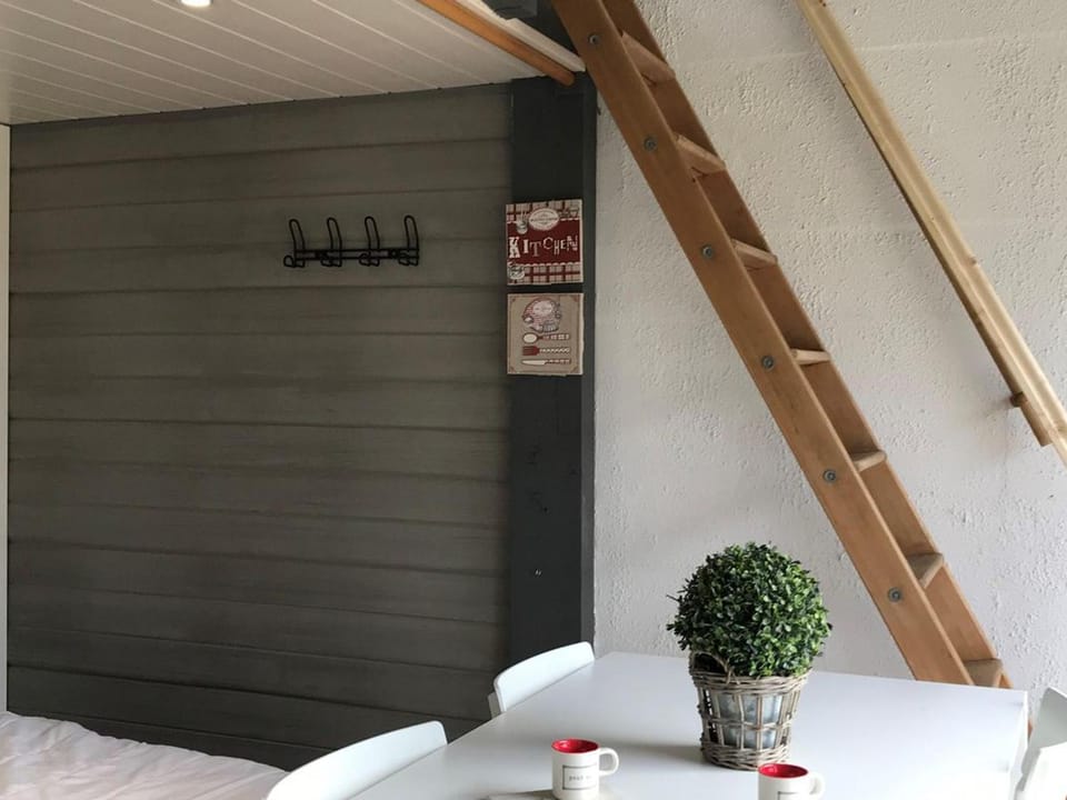 Gîte avec terrasse à La Douze, idéal pour 5 personnes - API-1-52-1079 Campground/ 
RV Resort in Nouvelle-Aquitaine