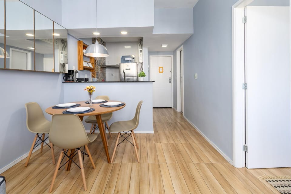 Kitchen or kitchenette, Dining area, stove