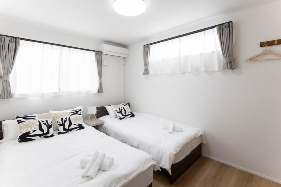 Bed, Bedroom, air conditioner