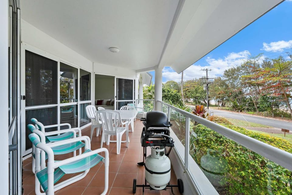 Ulysses 2 Beach front Apartment House in Wongaling Beach