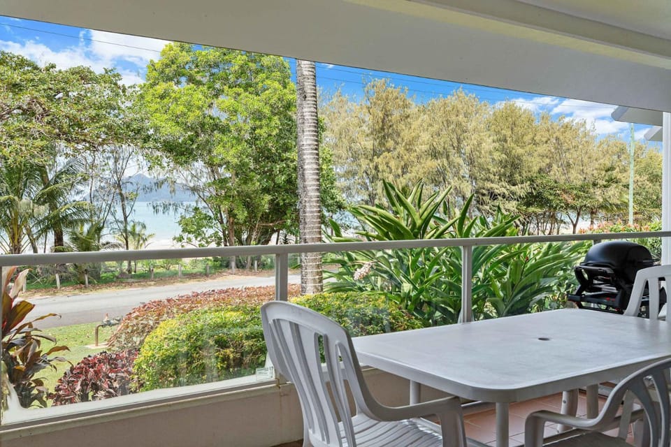 Ulysses 2 Beach front Apartment House in Wongaling Beach