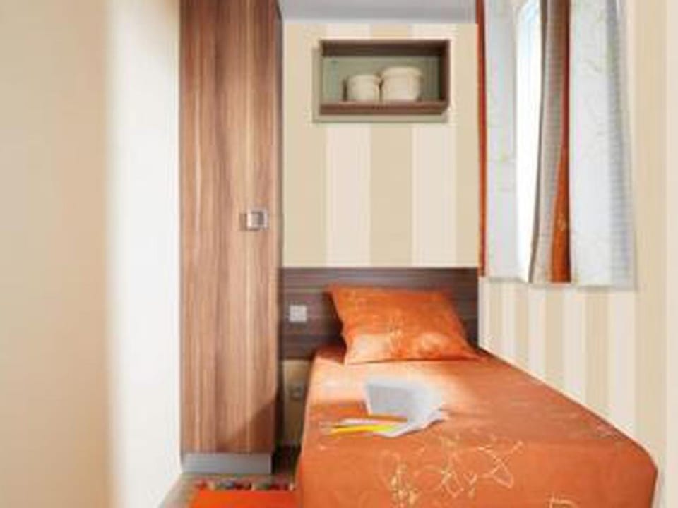 Mobil-home avec Terrasse, 3 Chambres, 4 Personnes - API-1-52-1131 Campground/ 
RV Resort in Occitanie