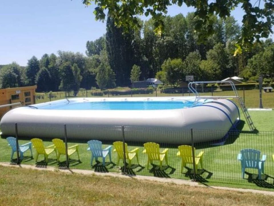 Location Mobil-home avec Terrasse à Illiers-Combray - API-1-52-1153 Campground/ 
RV Resort in Centre-Val de Loire