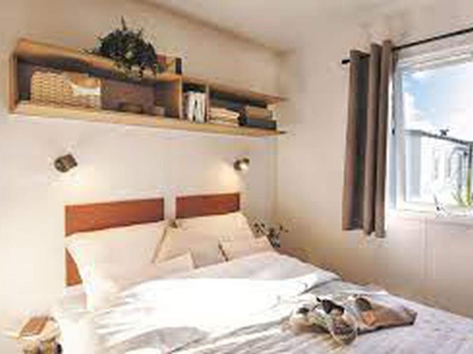 Mobil-home avec Terrasse pour 6 personnes à Illiers-Combray - API-1-52-1177 Campground/ 
RV Resort in Centre-Val de Loire