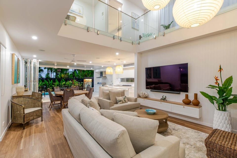 Baha Villa 89A - 4 Bedroom Luxury Home Close to Town House in Port Douglas