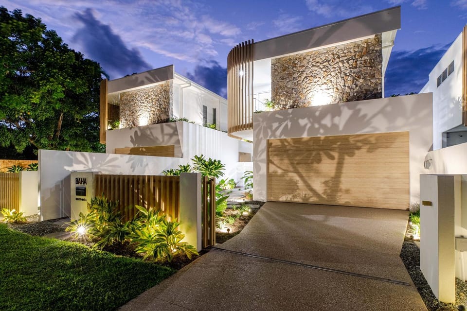 Baha Villa 89A - 4 Bedroom Luxury Home Close to Town House in Port Douglas
